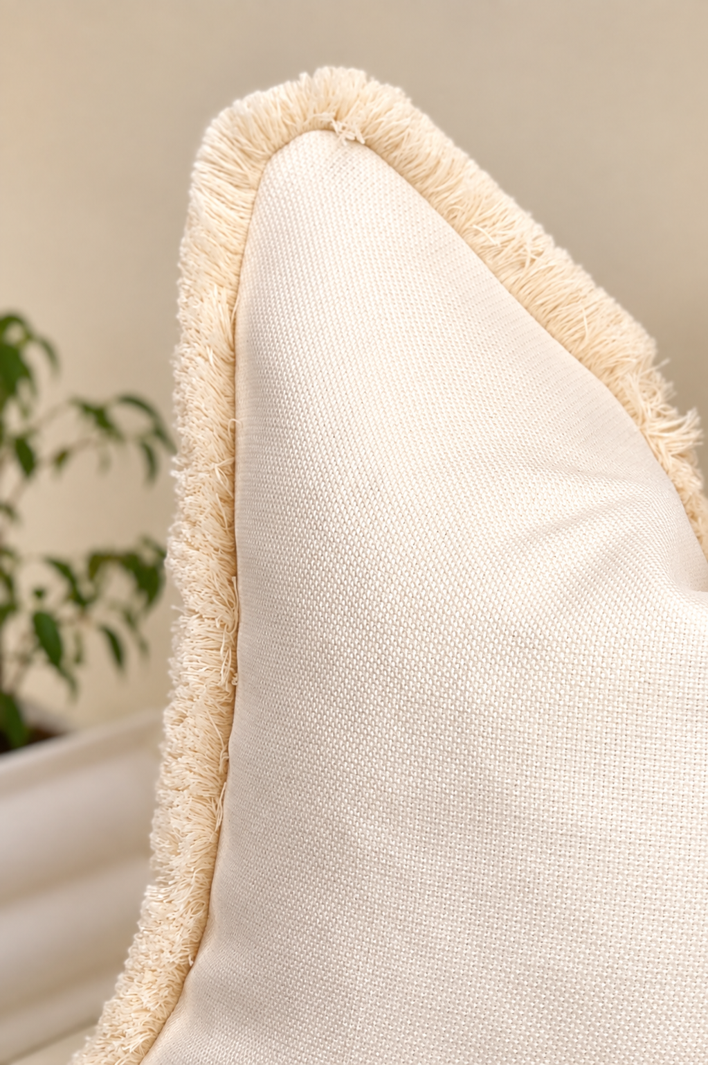 LIGHT CREAM | Linen Look Fringed Cushion