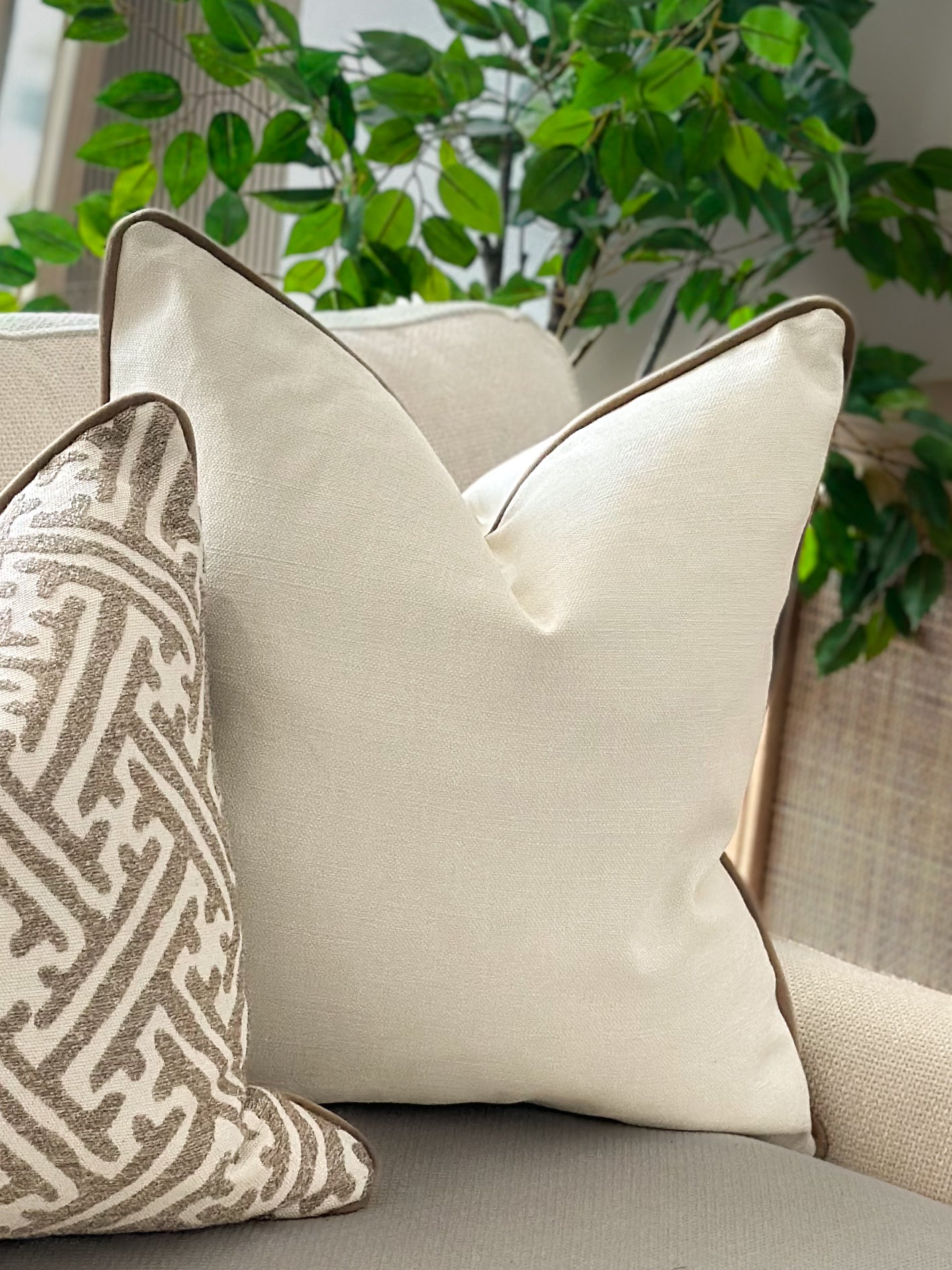 LILY | Light Cream Cushion