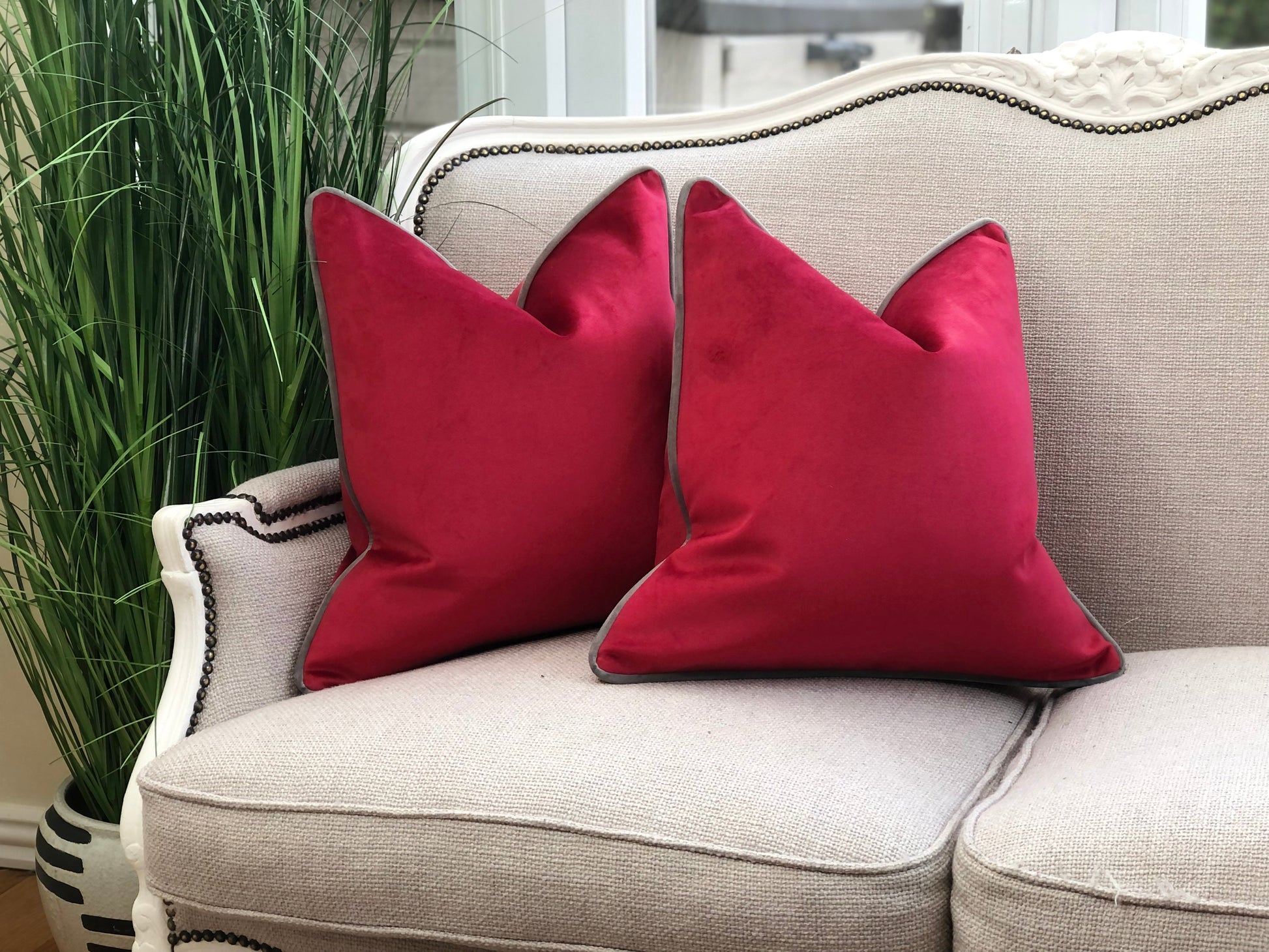 velvet cushion red