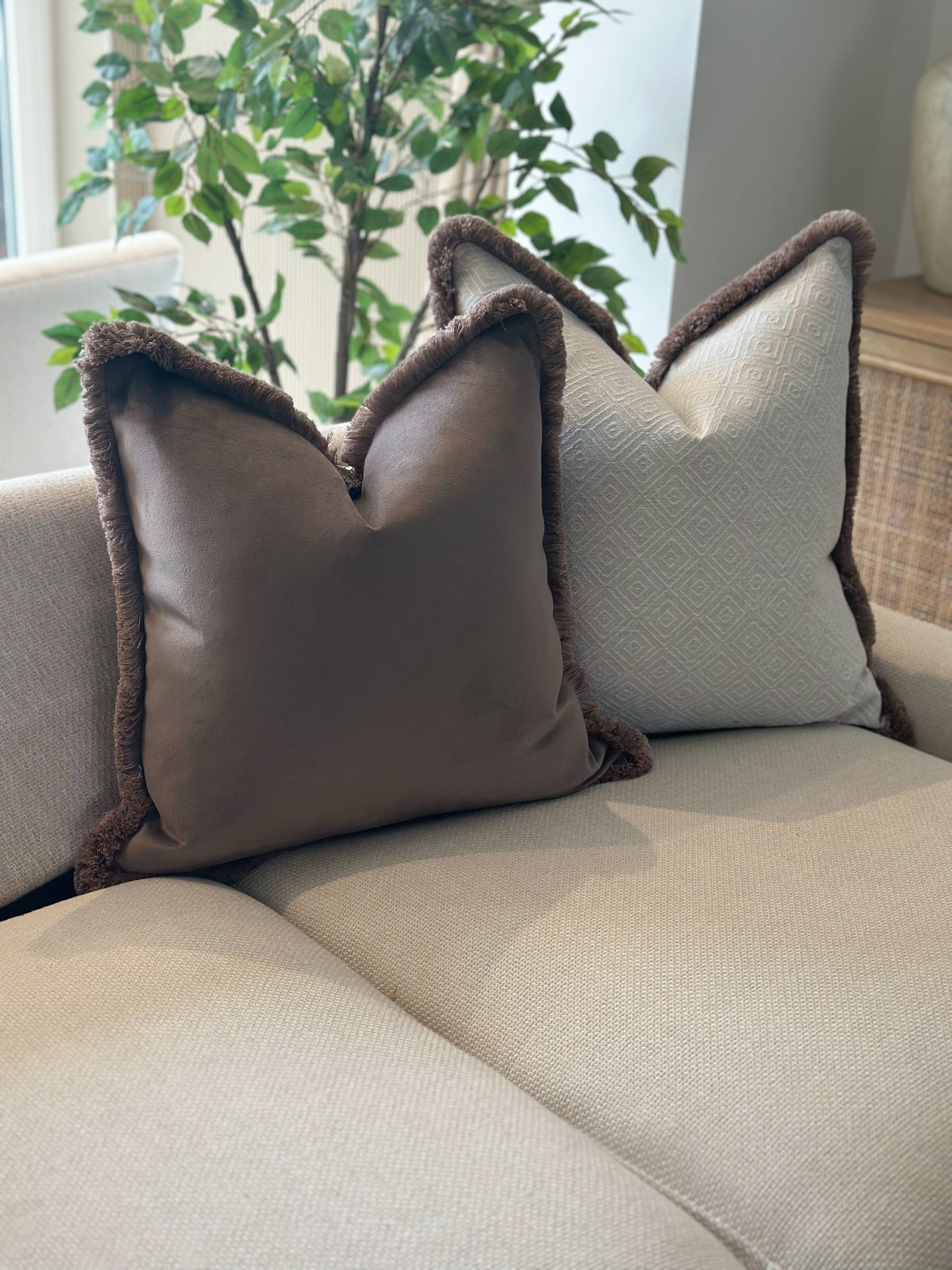 MOLE VELVET | Brown Fringed cushion