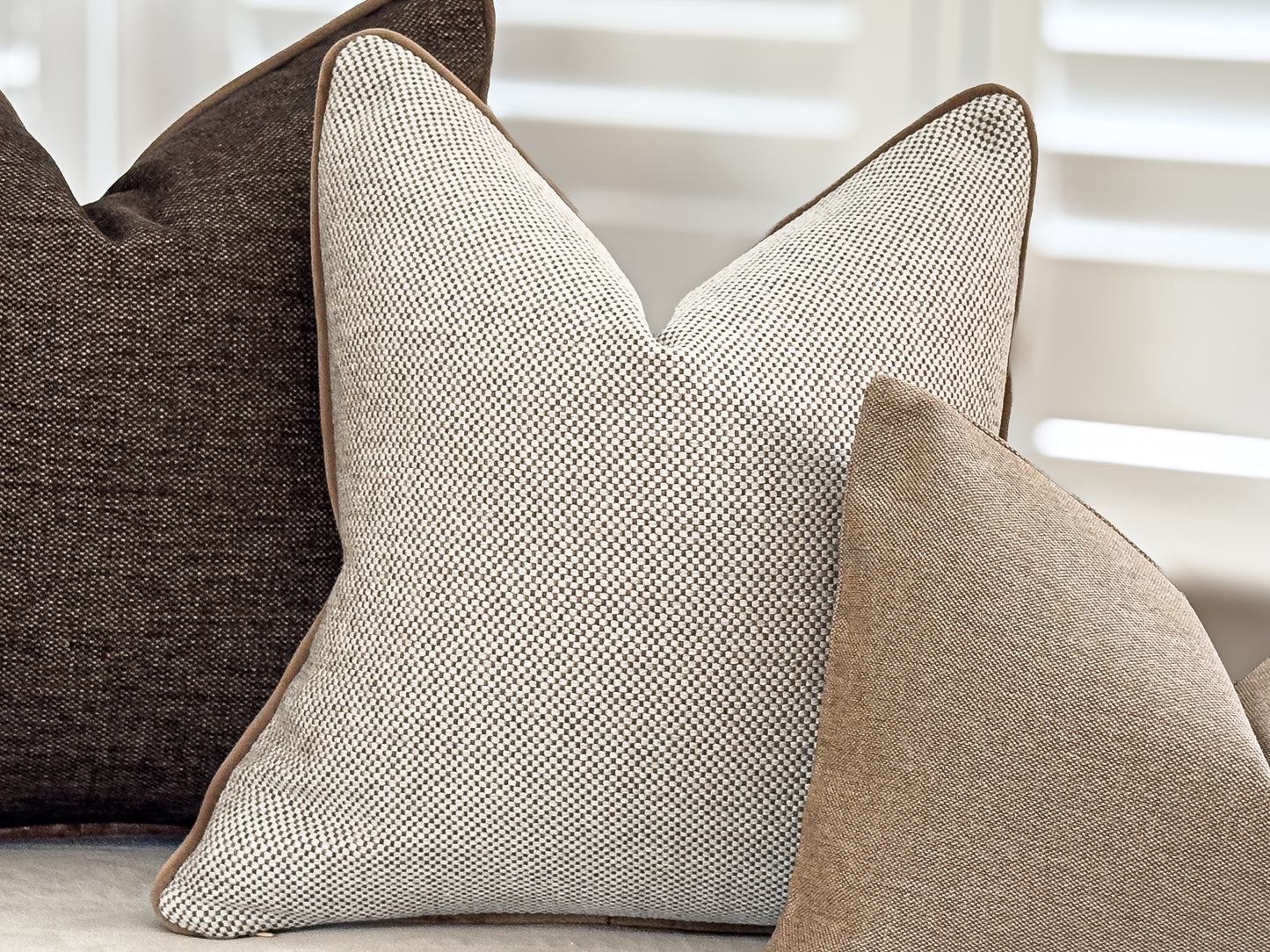 ATHENA | Piped Cushion