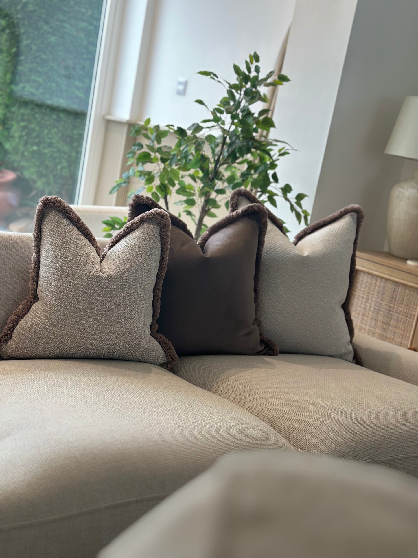 MOLE VELVET | Brown Fringed cushion