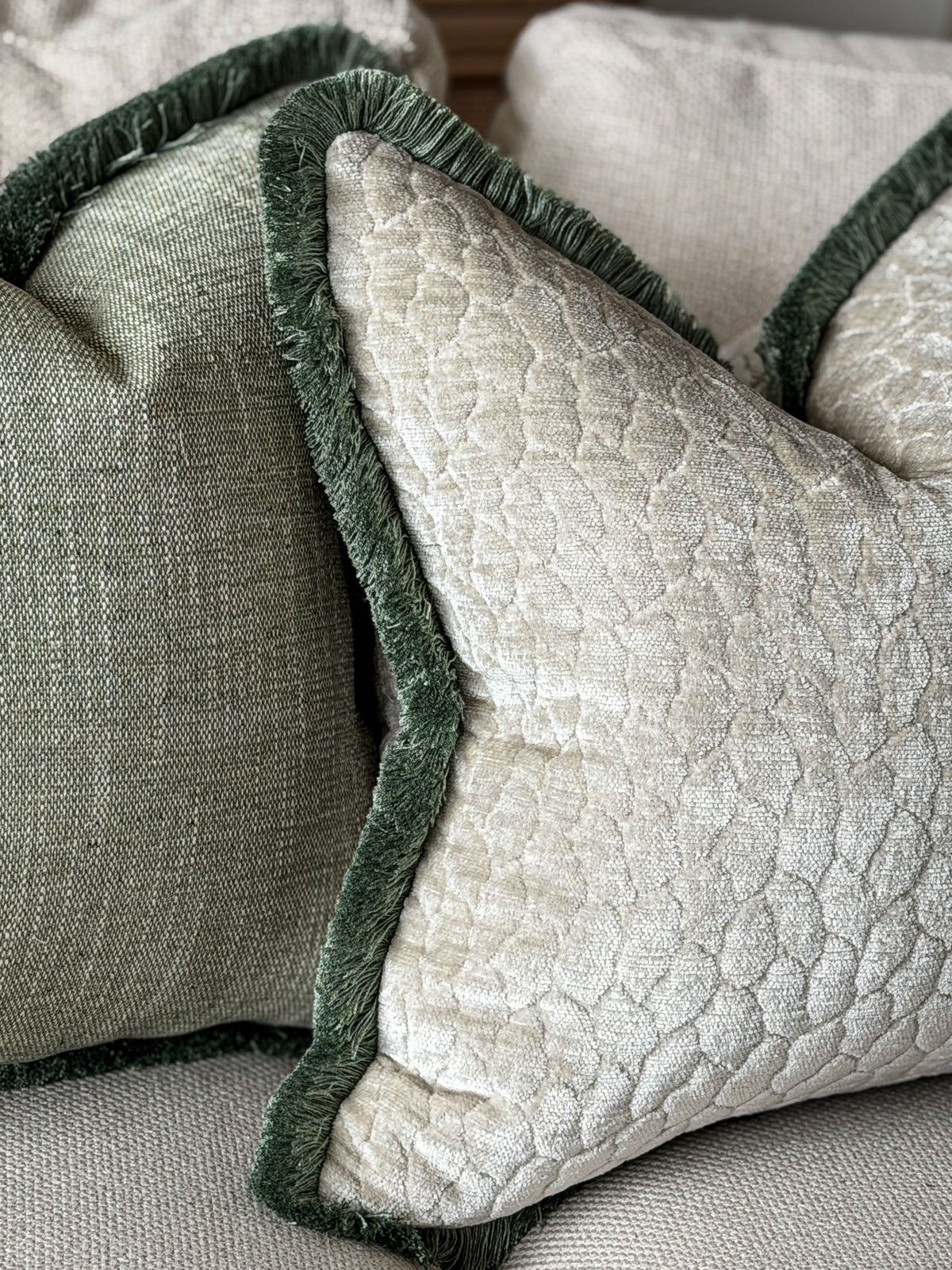 GLACIER | Ivory Textured Fringed Cushion