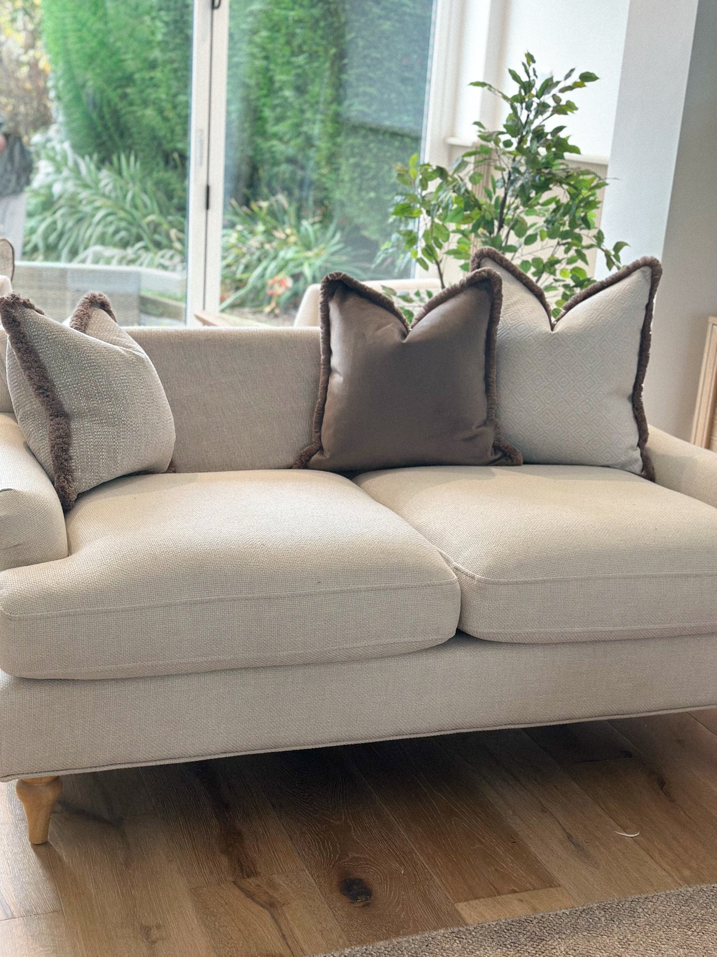 MOLE VELVET | Brown Fringed cushion