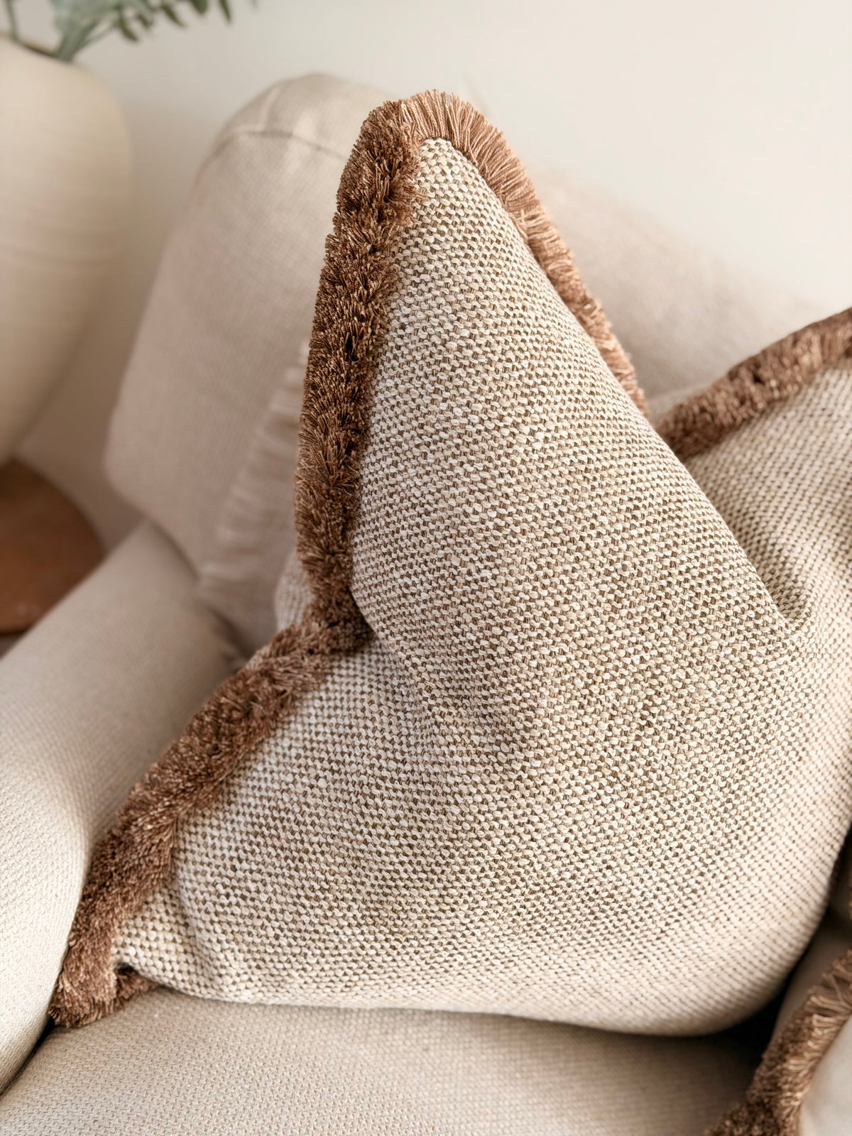 OAKLEY BEIGE| Textured Weave Fringed Cushion