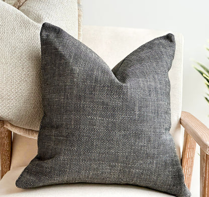 ARROW | Black herringbone cushion - Fringed or piped