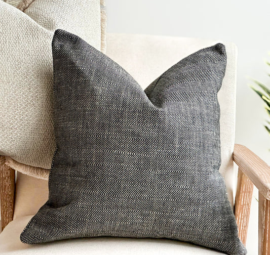 BLACK ARROW | Fringed or Piped cushion