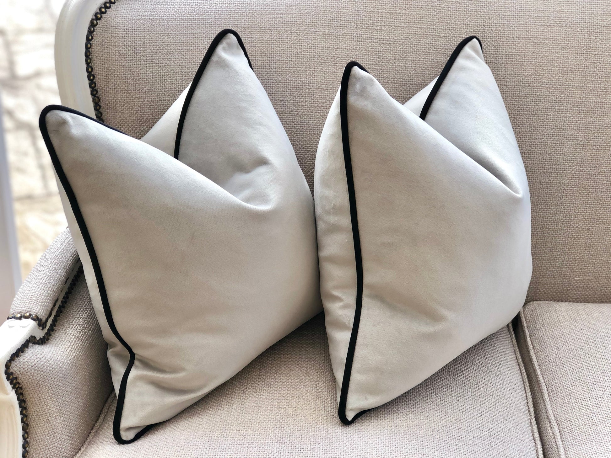 SILVER GREY Velvet Cushion